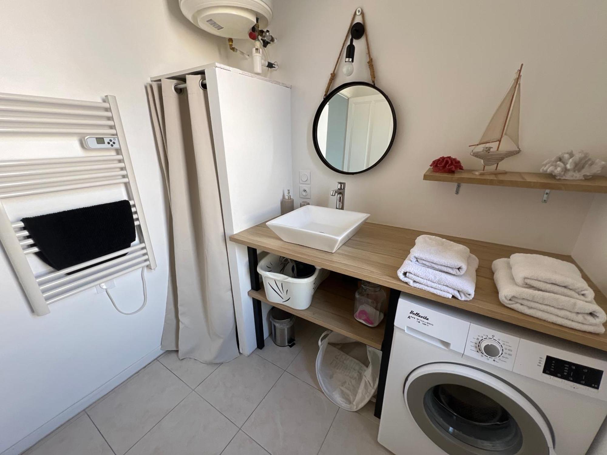 Netflix I Molotov I Lit 160X200 I Proche Gare Et Centre Ville I 39M2 I Wifi Toulon Luaran gambar